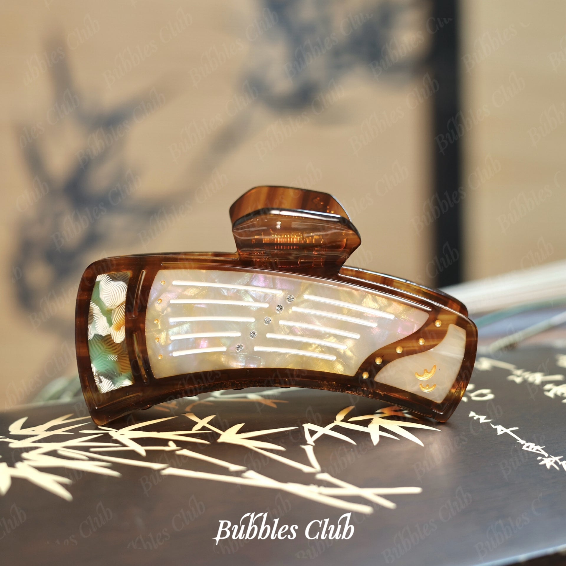 Amber Pine & Crane Guzheng Claw Clip